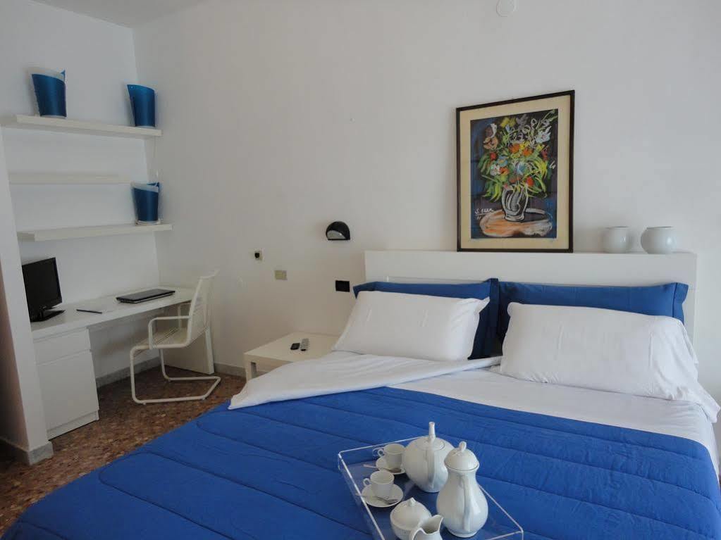 Hotel Riviera บารี ภายนอก รูปภาพ
